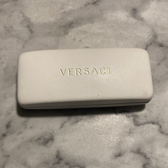 VERSAGE - Picture 1 of 12